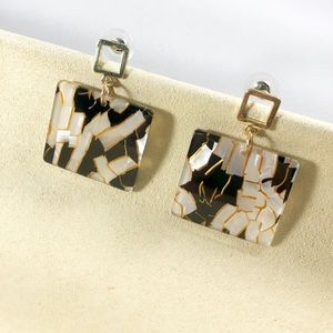 ✨Trendy Resin Earrings✨